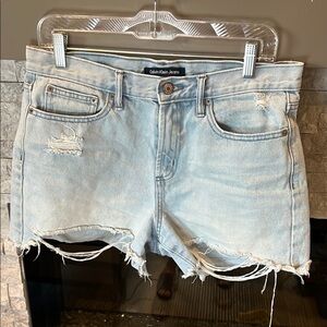 Calvin Klein light washed distressed Denim Shorts with Frayed Hem size 10/30